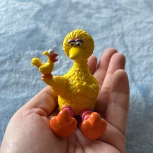 Vintage Sesame Street BIG BIRD PVC Figure Sitting with little Bird Applause